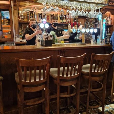 את'י The Canalside B&B At The Auld Shebeen Bar מראה חיצוני תמונה