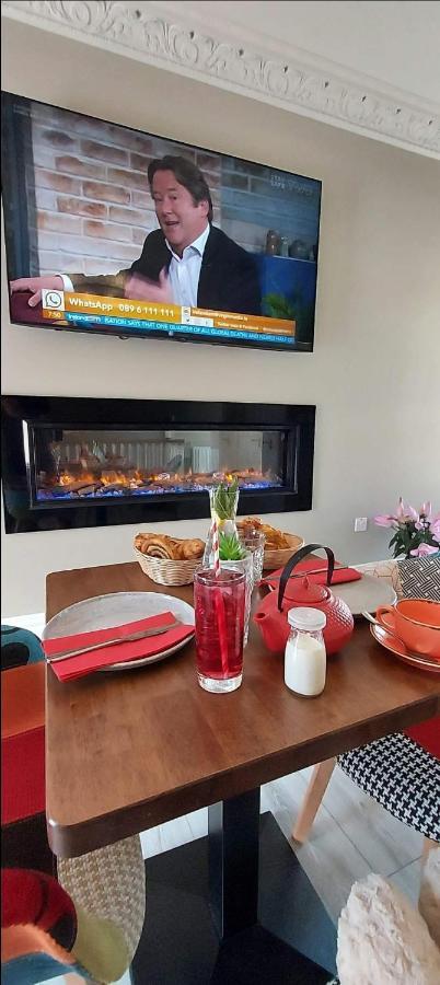 את'י The Canalside B&B At The Auld Shebeen Bar מראה חיצוני תמונה